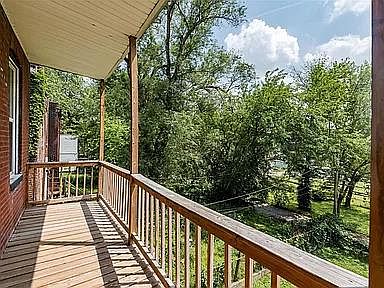 3rd image of 2122 Chippewa St #2122A