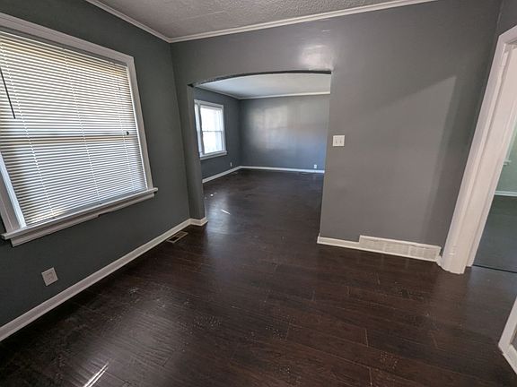 3rd image of 2157 Penfield Ave
