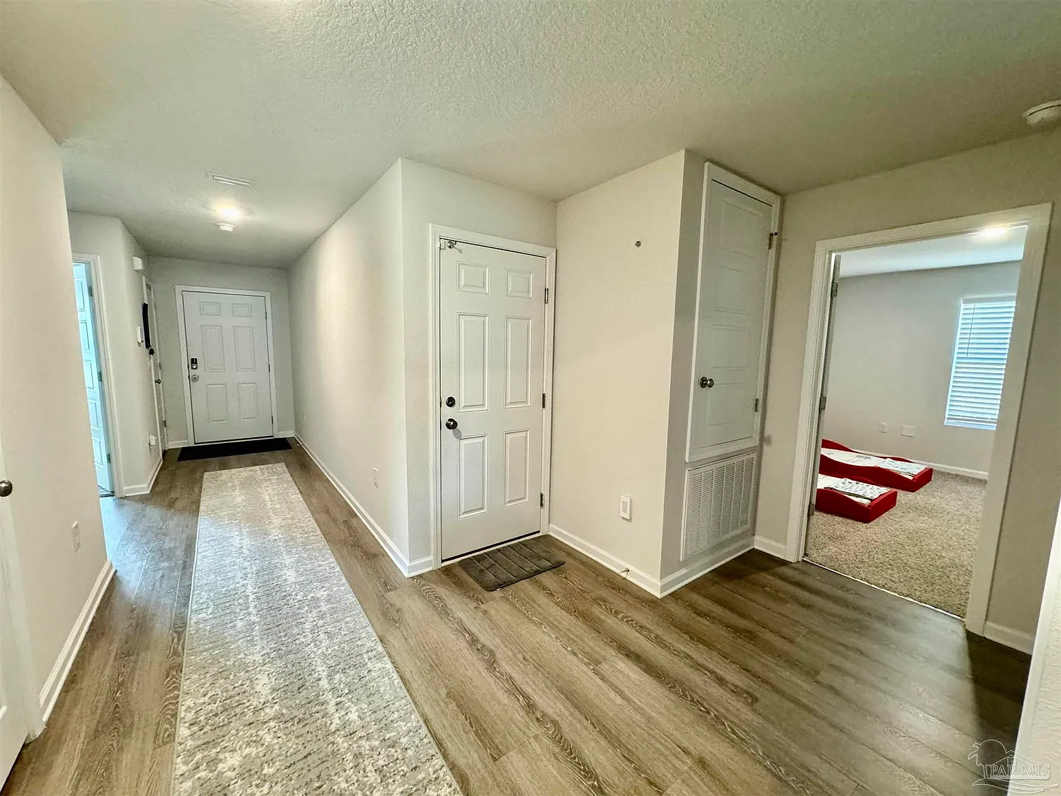 4 bed, 1787 sqft, $2,200 — Photo 2