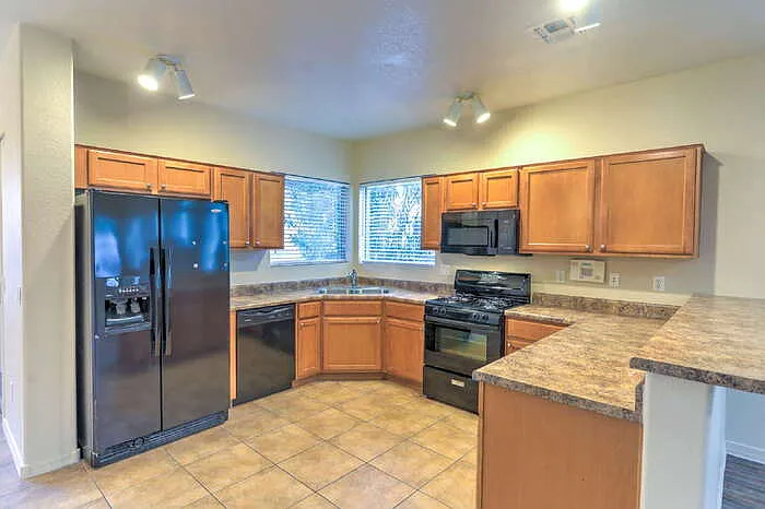 137 E Camino Del Abedul — Photo 8