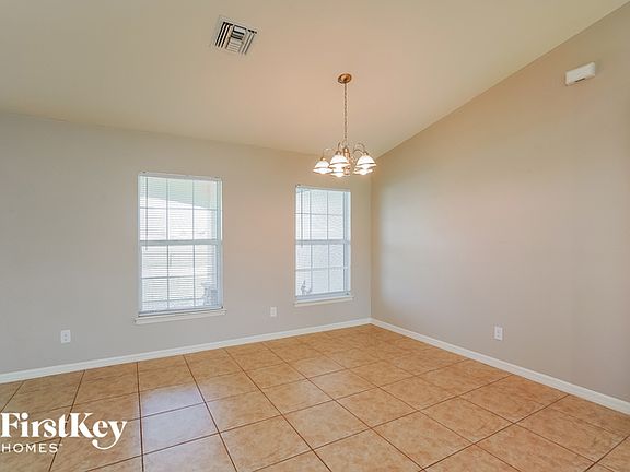 4th image of 2409 NW 9th Pl