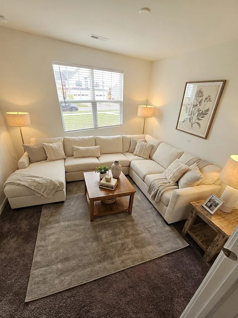 3 bed, 1577 sqft, $3,300 — Photo 4