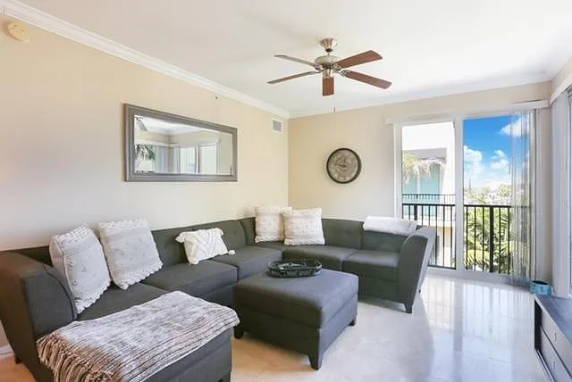 1 bed, 826 sqft, $3,300 — Photo 2