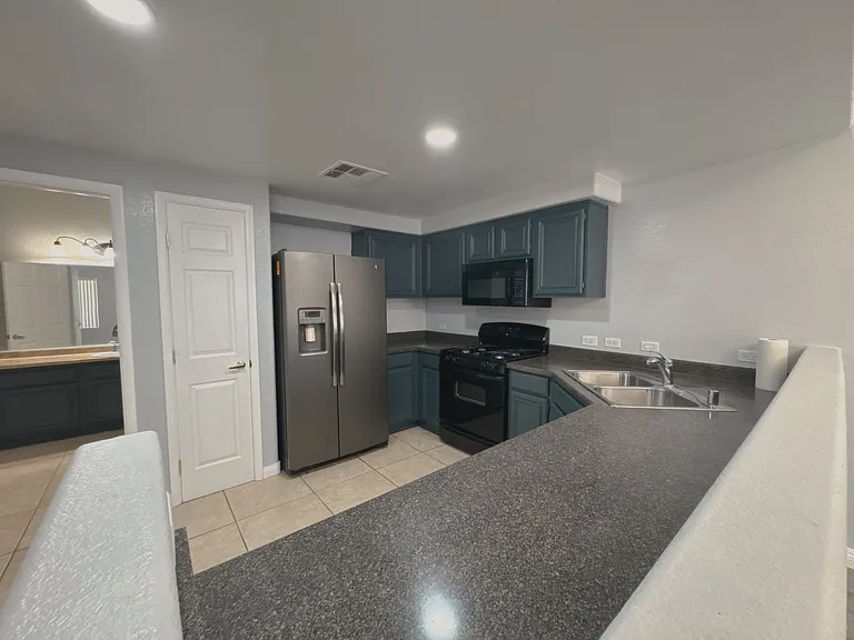 10245 S Maryland Pkwy #130 — Photo 4
