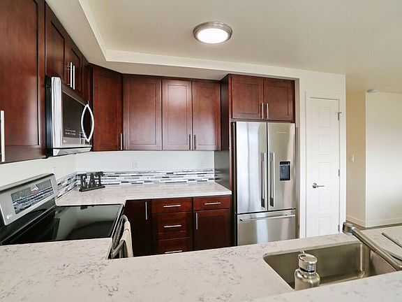 4th image of 2465 Dexter Ave N APT 202