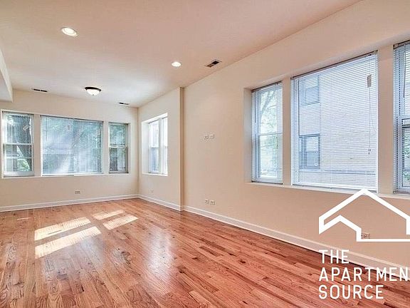 2nd image of 3354 W Wilson Ave APT 1S