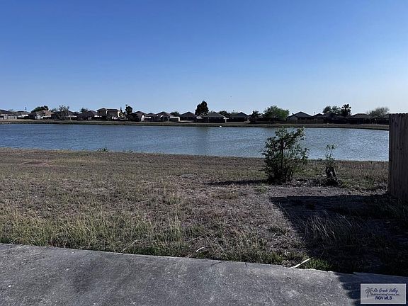 2nd image of 1589 Res St