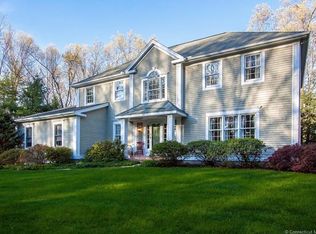 30 Sturbridge Ln, Avon, CT 06001