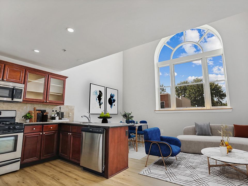 1st image of 769 Montgomery St #218