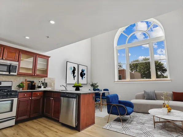 769 Montgomery St #218, Jersey City, NJ 07306