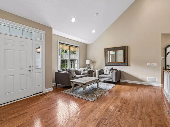 1452 Steeplechase Ln, Eagan, MN 55122