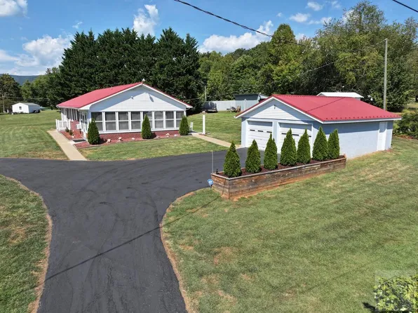 62 Connect Rd, Stuart, VA 24171