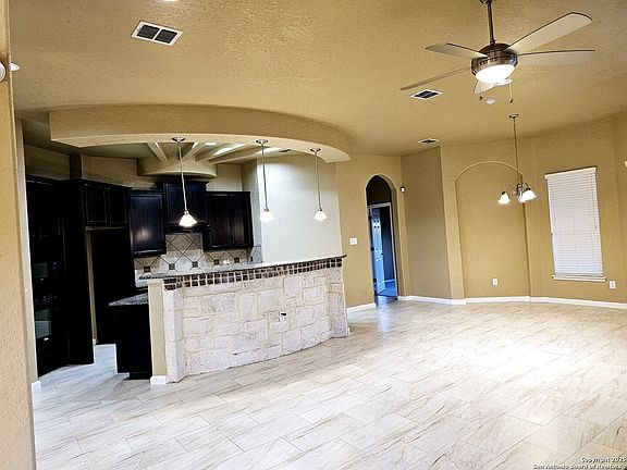 5th image of 1407 KINGBIRD CT
