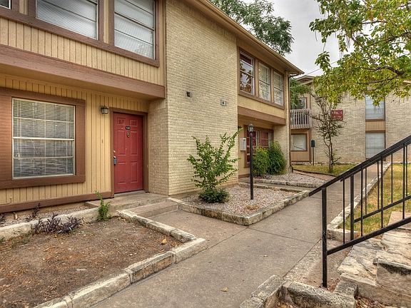 3rd image of 2124 Burton Dr APT 132