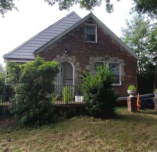 254-16 82nd Drive, Glen Oaks, NY, 11004