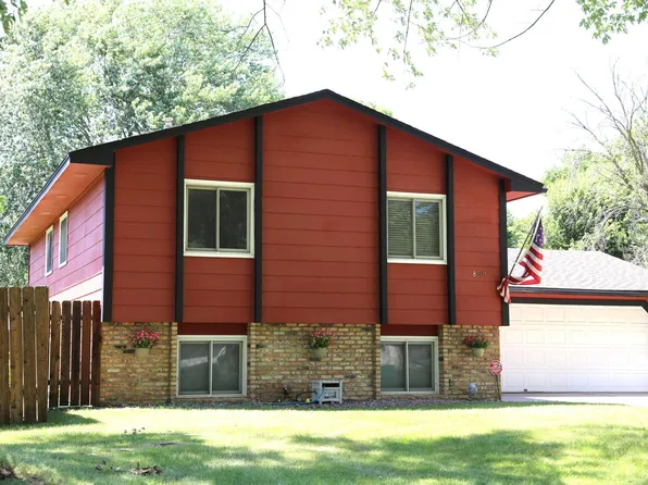 8301 Sumter Ave N, Brooklyn Park, MN 55445