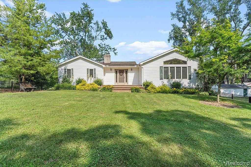 20859 Thorofare Rd, Grosse Ile, MI 48138 Zillow
