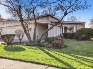 241 Vista Dr, Wilmette, IL
