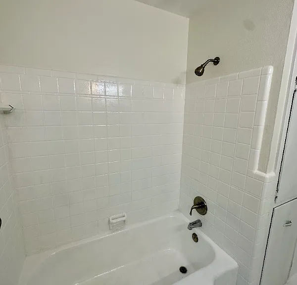 4224 Main St — Photo 10
