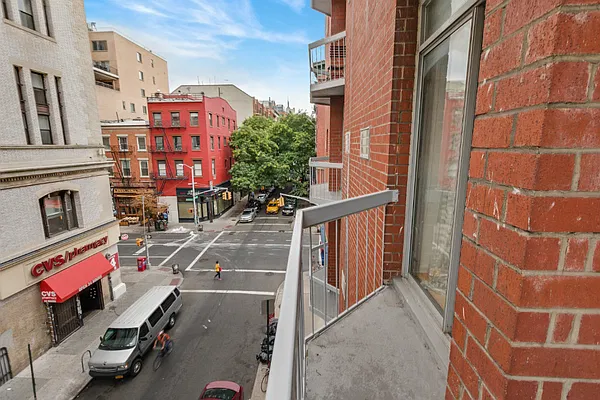 Rented by iList, LLC | media 4