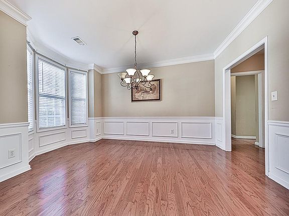 4th image of 392 Vinings Vintage Cir