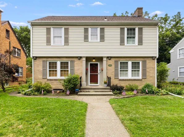 221 N Highland Ave, Rockford, IL 61107
