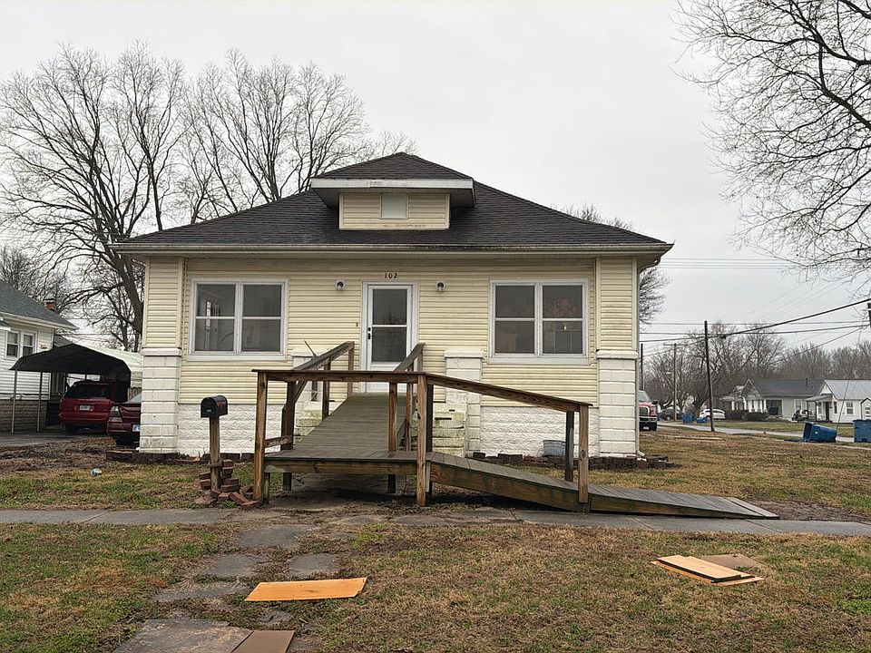 1st image of 102 Flora Ave