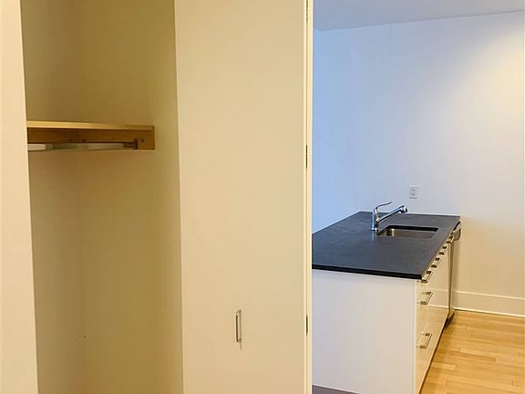 5th image of 4 Beacon Way APT 1608