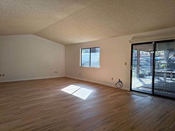 2nd image of 1475 Godell St