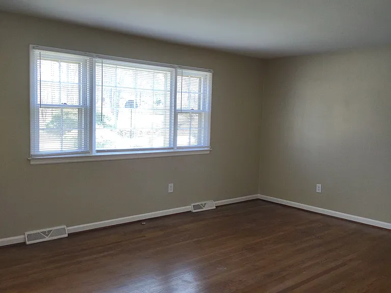 13208 Sherri Dr — Photo 6