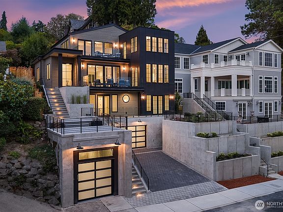 3rd image of 1027 McGilvra Boulevard E