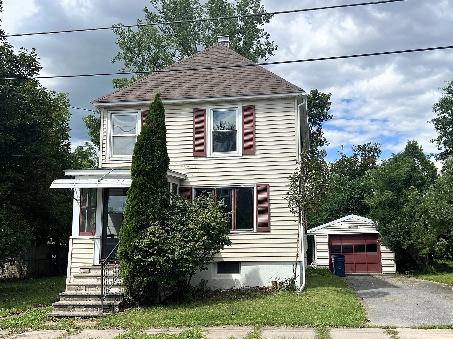 3 bed, 1200 sqft, $1,700 — Photo 1
