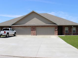 5046 Raintree Cir, Loma Linda, MO 64804