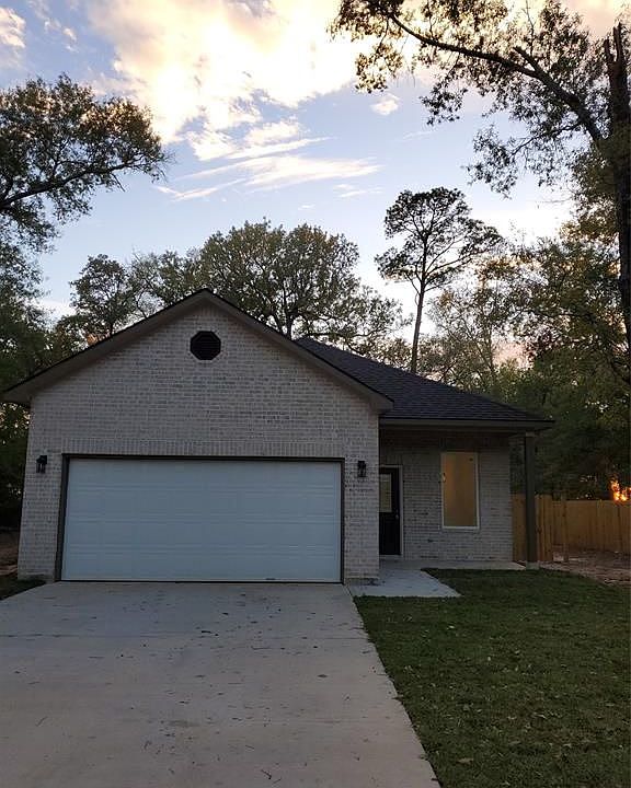 2nd image of 470 Candlelight Ln