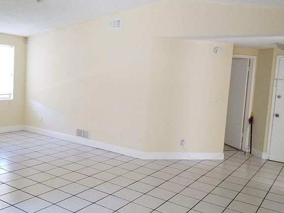 4th image of 9609 Kirkhill Ct