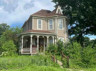 300 S East St, Toledo, IA 52342