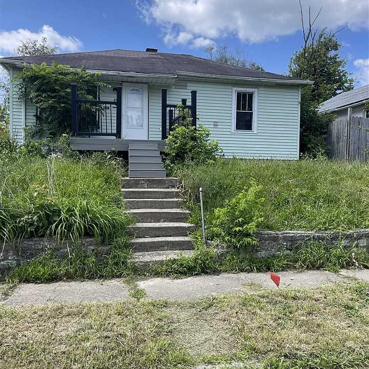 1st image of 1218 Crosshall St