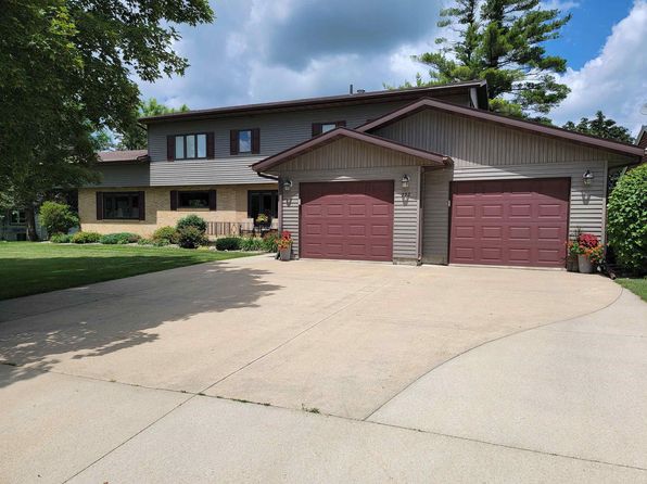 222 8th Ave E, Cresco, IA 52136