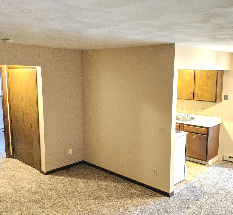 1st image of 3811 Sandhurst Dr APT 300