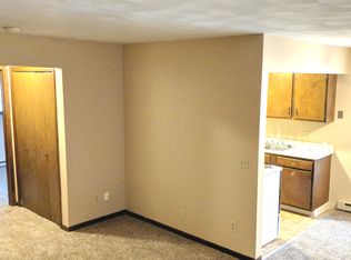 3811 Sandhurst Dr APT 300, Lansing, MI 48911