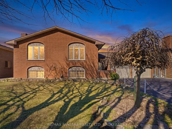 5035 Pettit Ave, Niagara Falls, ON L2E 7B8