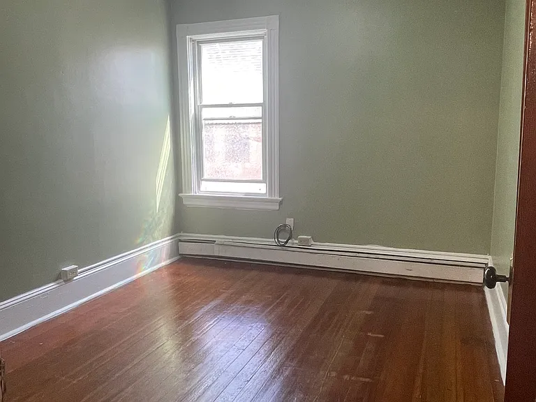 Mount Pleasant Ave — Photo 2