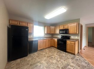 210 James Ave, Mankato, MN 56001