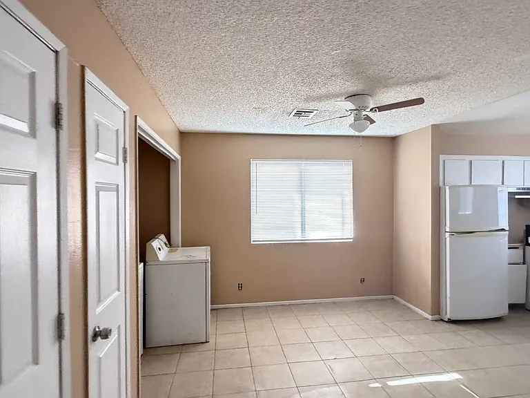 5265 Hagemann Ln #B — Photo 3