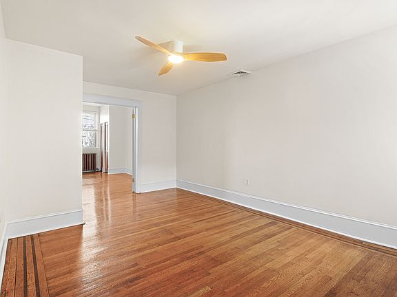 4th image of 202 E Girard Ave #1