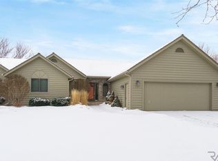5125 S Sweetbriar Dr, Sioux Falls, SD 57108