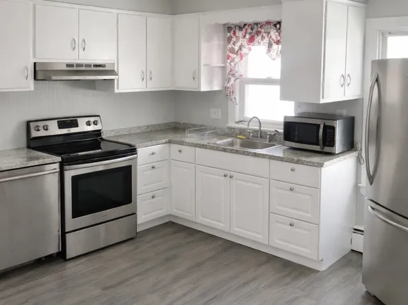 115 Archambault Ave Floor 2, West Warwick, RI 02893