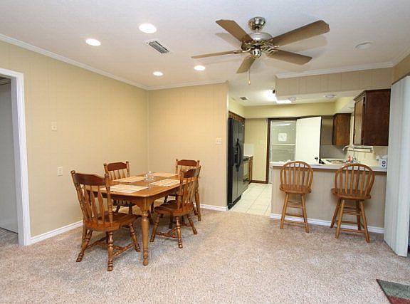 3rd image of 2111 Lakeview Dr