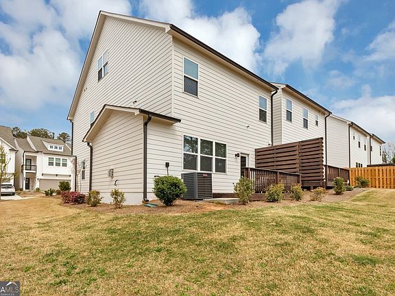 4th image of 1393 Halpern Ln NW