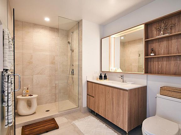 5th image of 204 W Hill St #3813